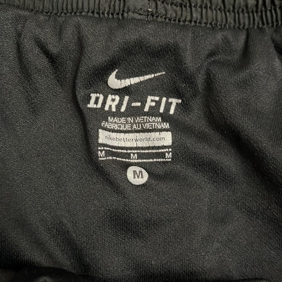 Nike tempo DRI-fit black running shorts - Picture 14 of 17